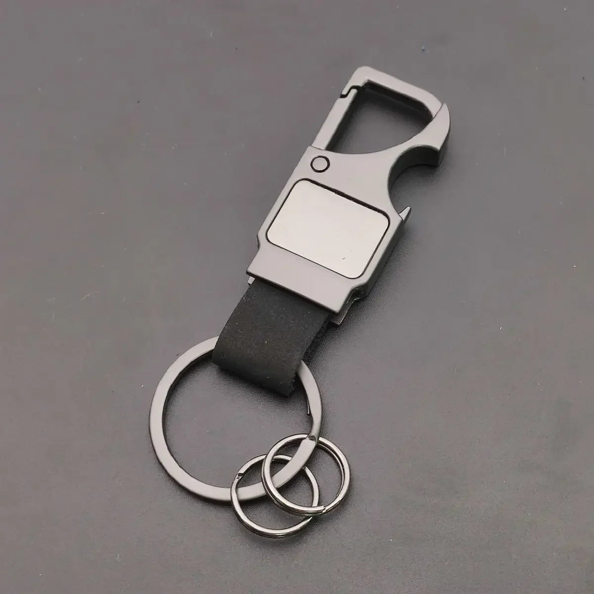 1PC Custom Logo Name Leather Metal Fashion Keyring Spot Keychain Hardware Accessorie Buckle for Car Moto Key Ring Pendant Gift