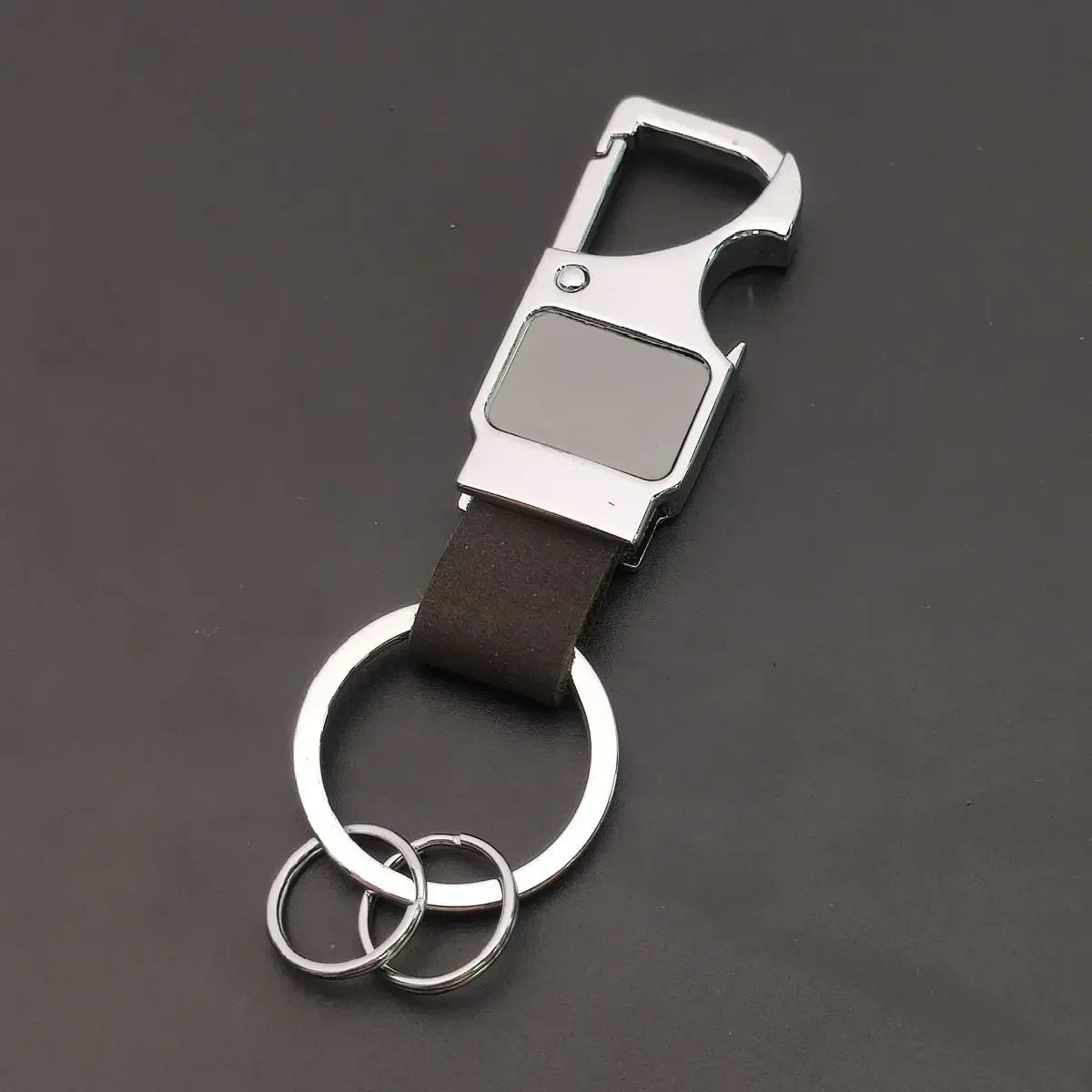 1PC Custom Logo Name Leather Metal Fashion Keyring Spot Keychain Hardware Accessorie Buckle for Car Moto Key Ring Pendant Gift