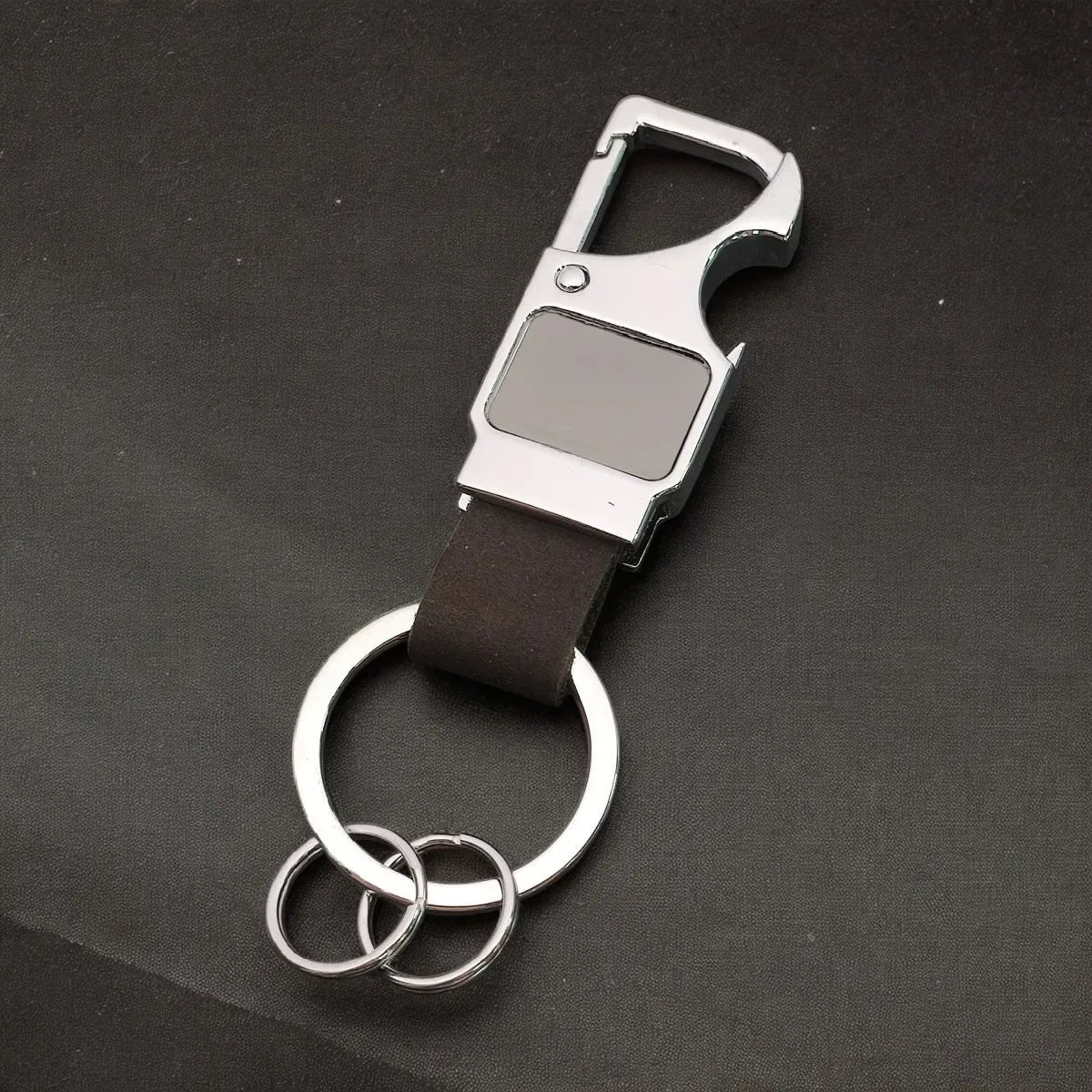 1PC Custom Logo Name Leather Metal Fashion Keyring Spot Keychain Hardware Accessorie Buckle for Car Moto Key Ring Pendant Gift