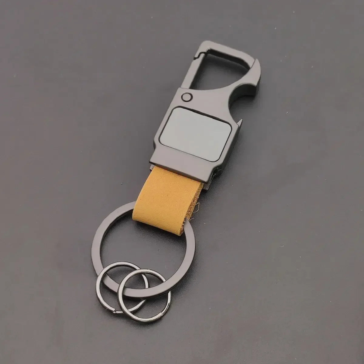 1PC Custom Logo Name Leather Metal Fashion Keyring Spot Keychain Hardware Accessorie Buckle for Car Moto Key Ring Pendant Gift